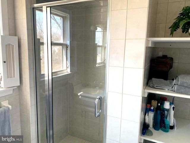 1465 CANDLEBROOK DR, Dresher, PA 19025