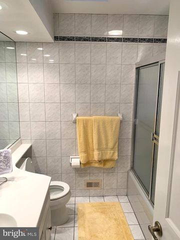 1465 CANDLEBROOK DR, Dresher, PA 19025