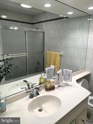 1465 CANDLEBROOK DR, Dresher, PA 19025