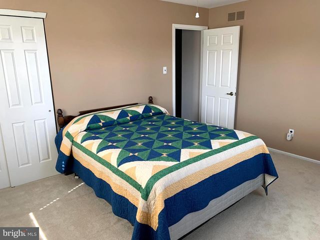 1465 CANDLEBROOK DR, Dresher, PA 19025