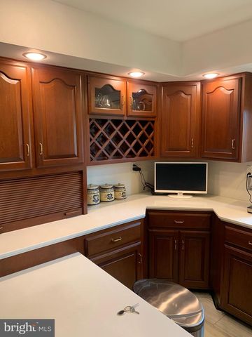 1465 CANDLEBROOK DR, Dresher, PA 19025