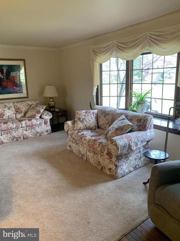 1465 CANDLEBROOK DR, Dresher, PA 19025