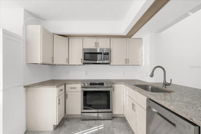 14852 LAGUNA BEACH CIRCLE, Orlando, FL 32824