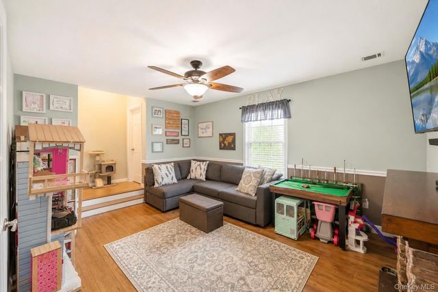 41 Miller Place, Levittown, NY 11756
