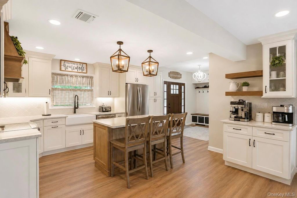 41 Miller Place, Levittown, NY 11756 — photo 4