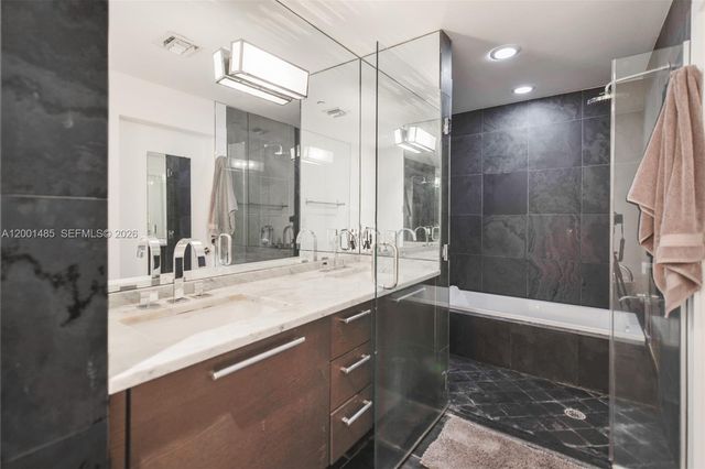 900 Biscayne Blvd 2104, Miami, FL 33132