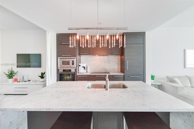 900 Biscayne Blvd 2104, Miami, FL 33132