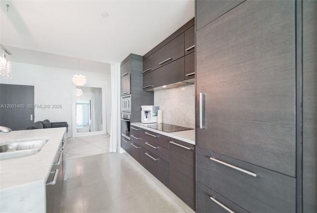 900 Biscayne Blvd 2104, Miami, FL 33132