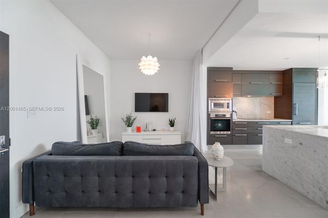 900 Biscayne Blvd 2104, Miami, FL 33132