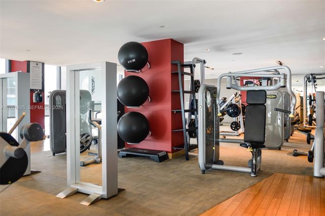 900 Biscayne Blvd 2104, Miami, FL 33132