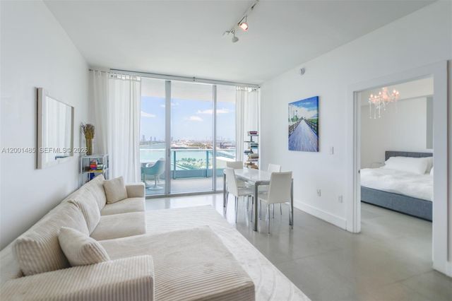 900 Biscayne Blvd 2104, Miami, FL 33132