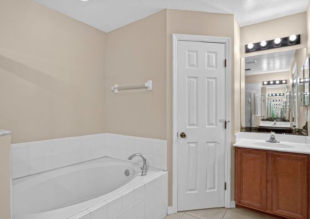 522 SW Mccomb Avenue, Port St. Lucie, FL 34953