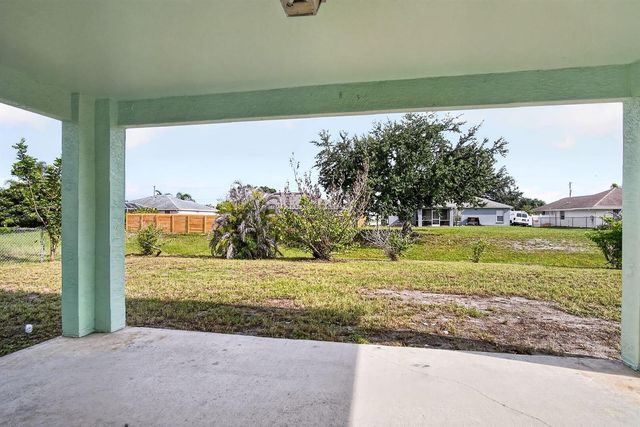 522 SW Mccomb Avenue, Port St. Lucie, FL 34953
