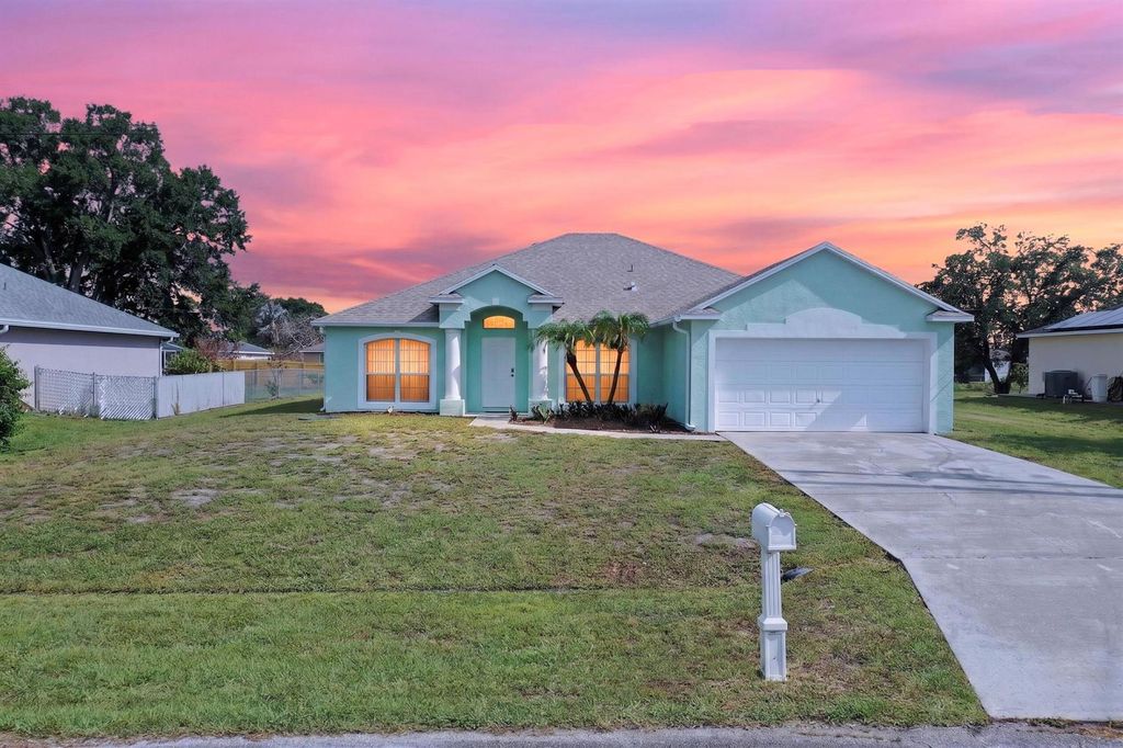 522 SW Mccomb Avenue, Port St. Lucie, FL 34953