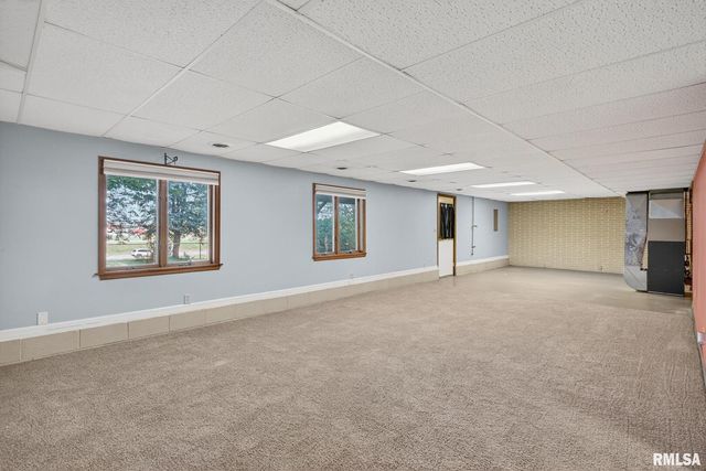 1500 12TH Avenue N, Clinton, IA 52732