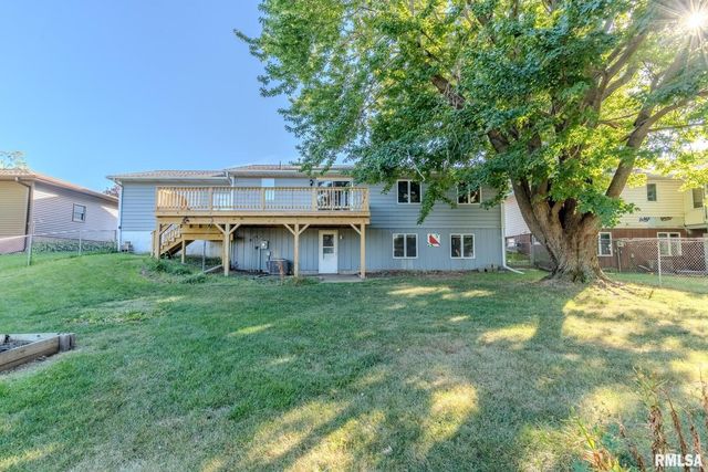 1500 12TH Avenue N, Clinton, IA 52732