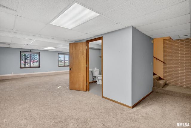 1500 12TH Avenue N, Clinton, IA 52732