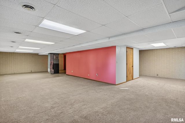 1500 12TH Avenue N, Clinton, IA 52732