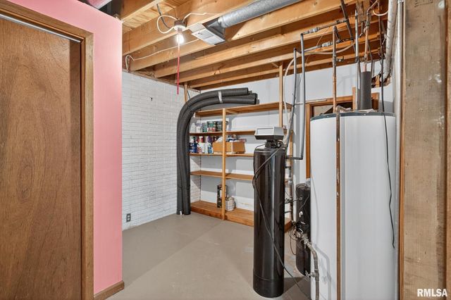 1500 12TH Avenue N, Clinton, IA 52732