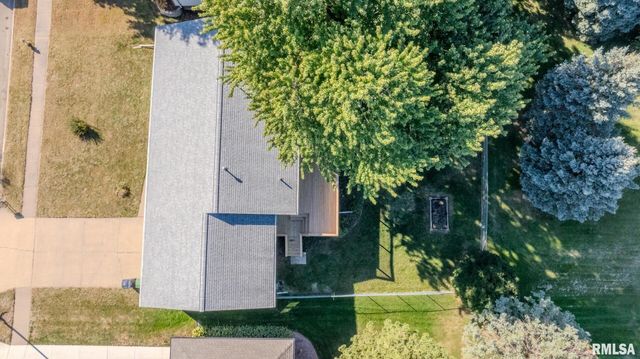 1500 12TH Avenue N, Clinton, IA 52732