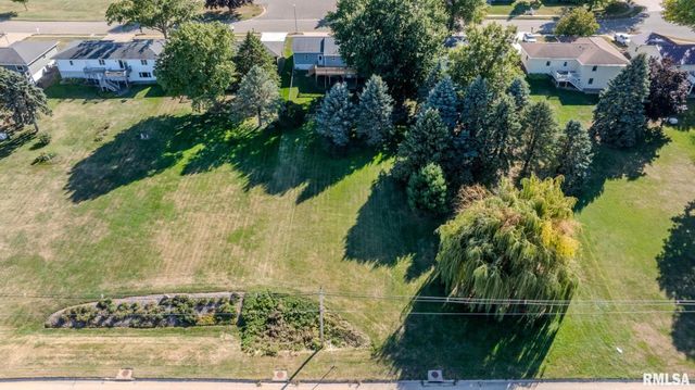 1500 12TH Avenue N, Clinton, IA 52732