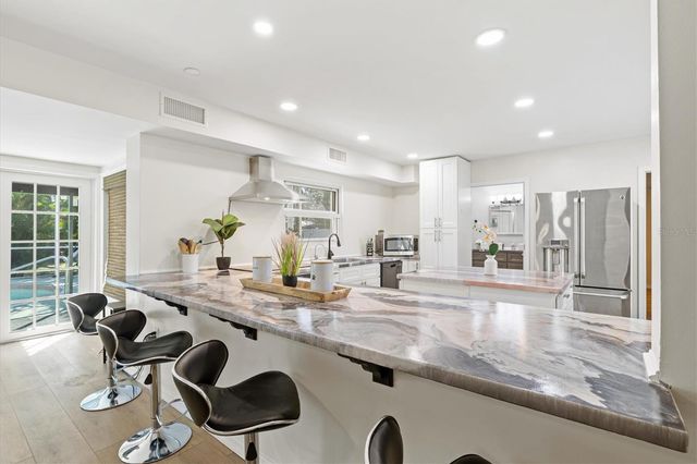 214 GAINES AVENUE, Sarasota, FL 34243