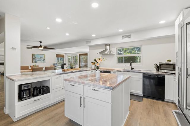 214 GAINES AVENUE, Sarasota, FL 34243