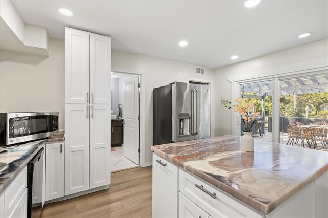 214 GAINES AVENUE, Sarasota, FL 34243