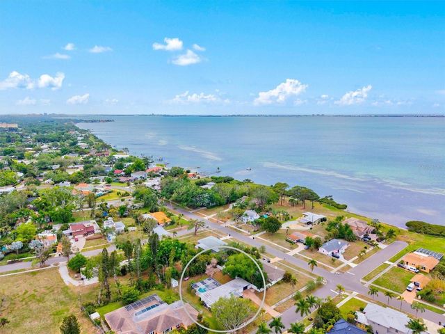 214 GAINES AVENUE, Sarasota, FL 34243