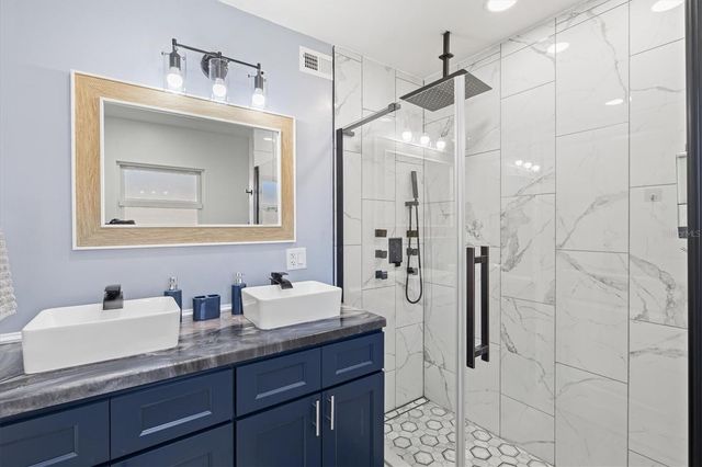 214 GAINES AVENUE, Sarasota, FL 34243