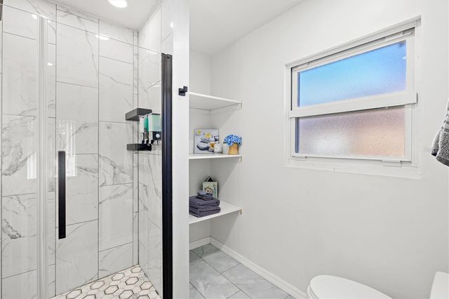 214 GAINES AVENUE, Sarasota, FL 34243