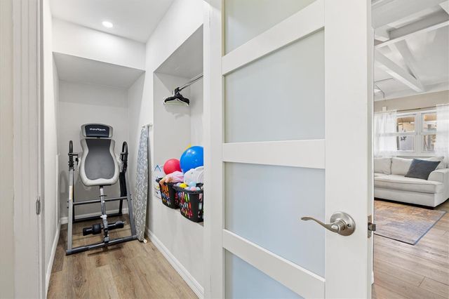 214 GAINES AVENUE, Sarasota, FL 34243