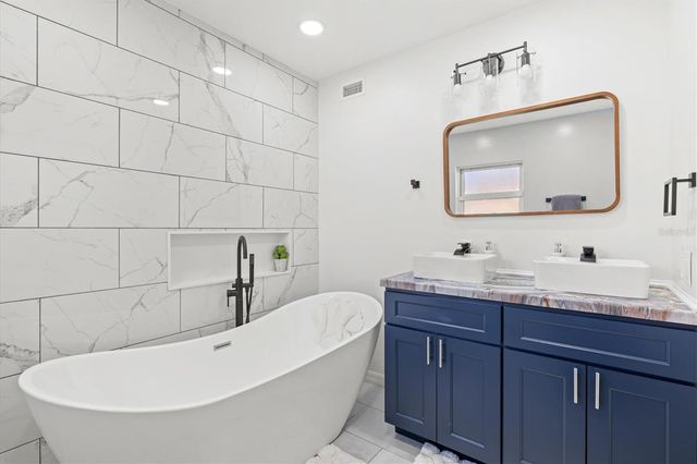 214 GAINES AVENUE, Sarasota, FL 34243