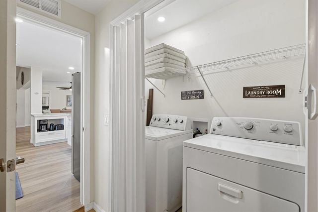 214 GAINES AVENUE, Sarasota, FL 34243