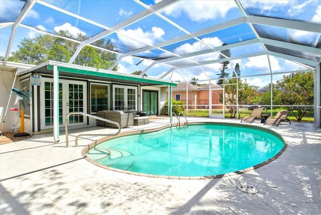 214 GAINES AVENUE, Sarasota, FL 34243