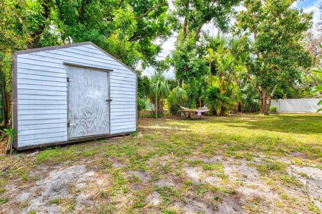 214 GAINES AVENUE, Sarasota, FL 34243