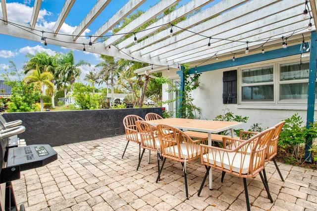 214 GAINES AVENUE, Sarasota, FL 34243