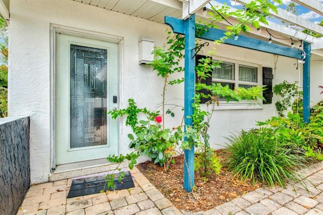 214 GAINES AVENUE, Sarasota, FL 34243