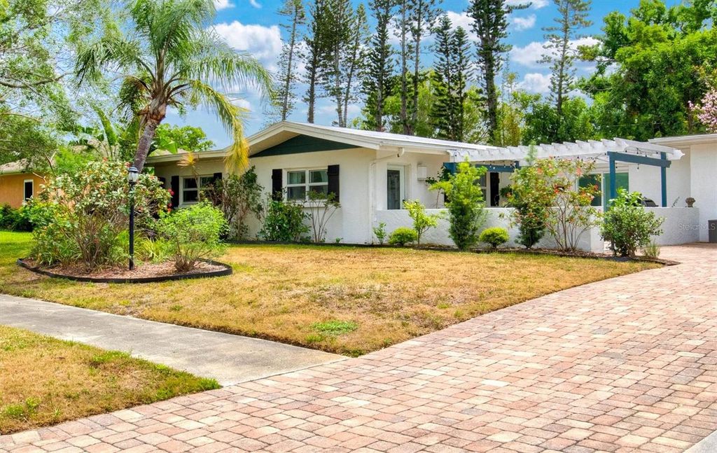 214 GAINES AVENUE, Sarasota, FL 34243