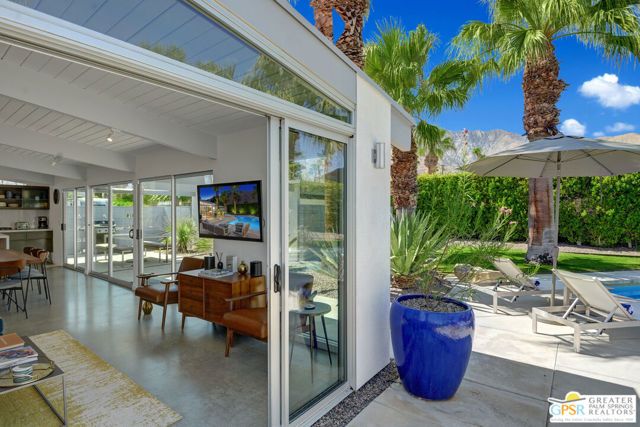 406 E Desert Holly Circle, Palm Springs, CA 92262