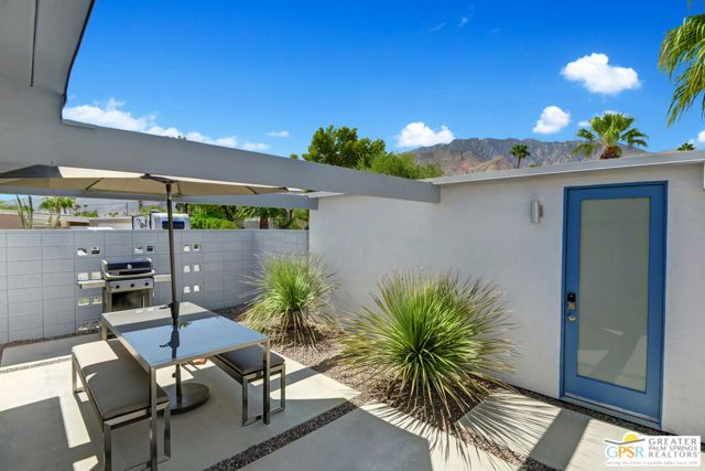 406 E Desert Holly Circle, Palm Springs, CA 92262