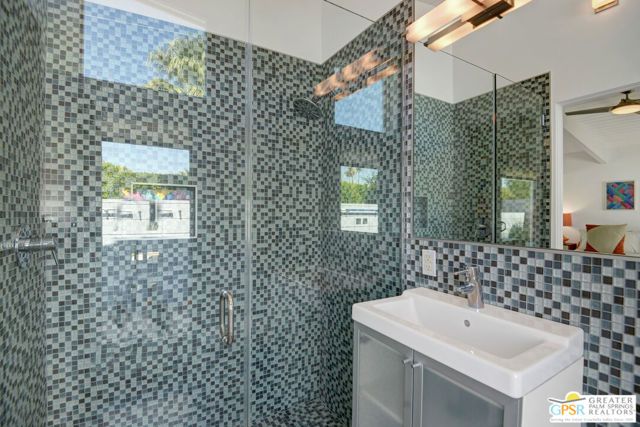 406 E Desert Holly Circle, Palm Springs, CA 92262