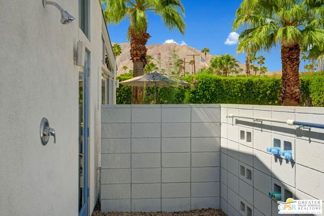 406 E Desert Holly Circle, Palm Springs, CA 92262