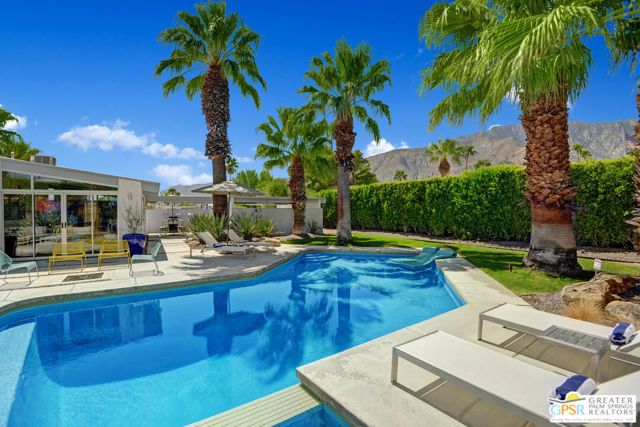 406 E Desert Holly Circle, Palm Springs, CA 92262