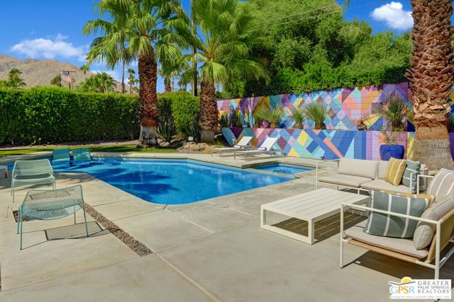 406 E Desert Holly Circle, Palm Springs, CA 92262