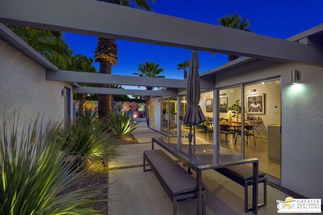 406 E Desert Holly Circle, Palm Springs, CA 92262