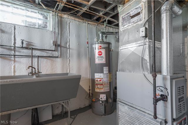 14101 Rainbow Avenue, Cleveland, OH 44111