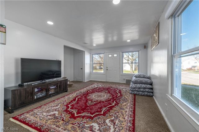 14101 Rainbow Avenue, Cleveland, OH 44111