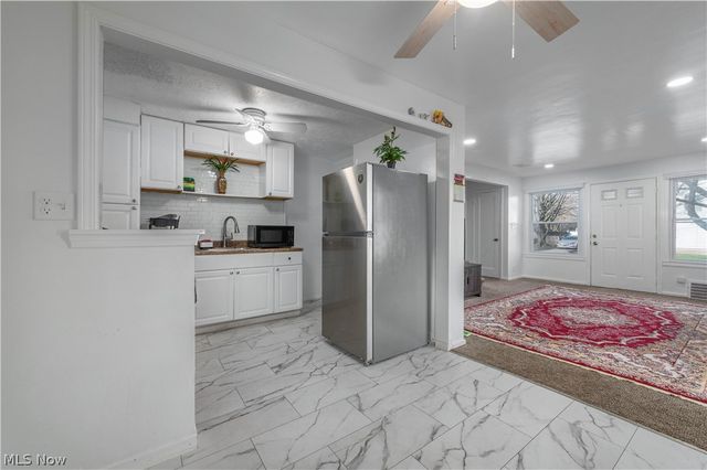 14101 Rainbow Avenue, Cleveland, OH 44111