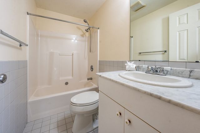 8 Oak Glen N, Yarmouth, MA 02675